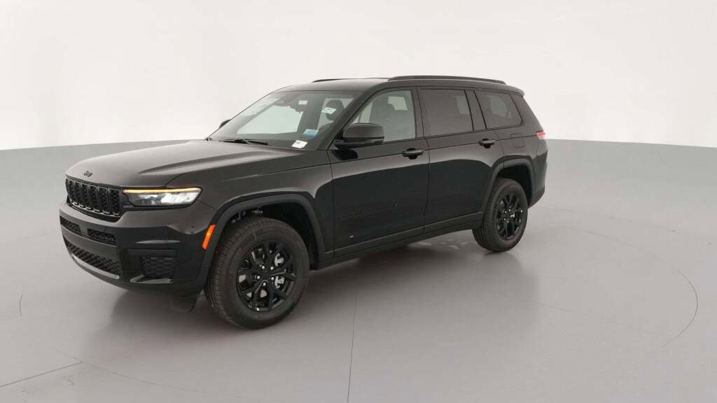 New 2025 Jeep Grand Cherokee L Laredo image 1