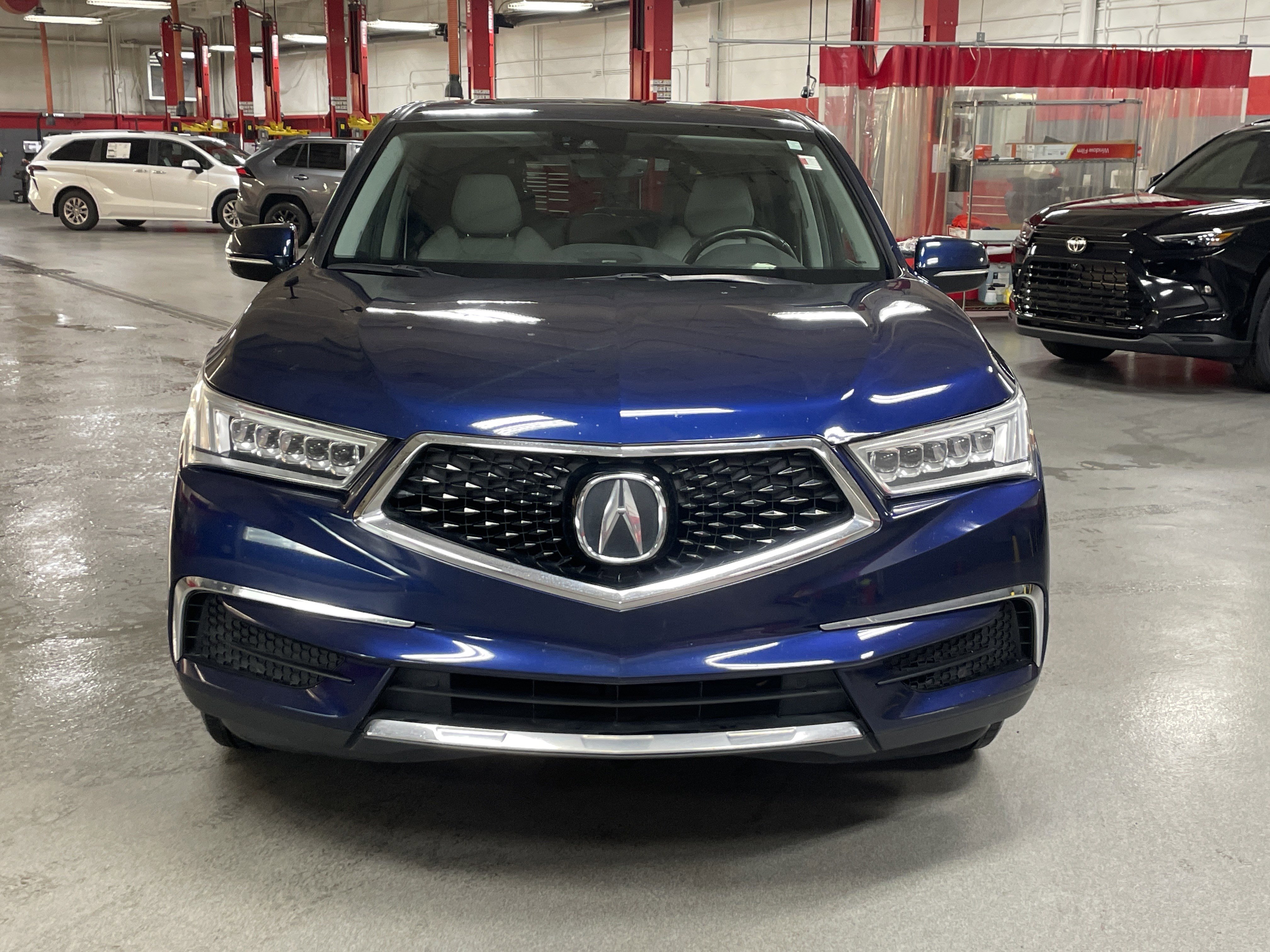 Used 2019 Acura MDX FWD w/ Technology Package image 3