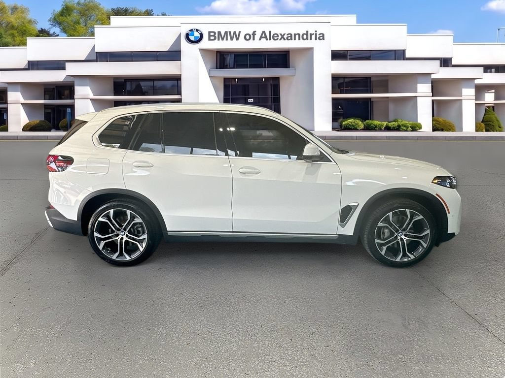 Used 2024 BMW X5 sDrive40i w/ Premium Package RWD image 4