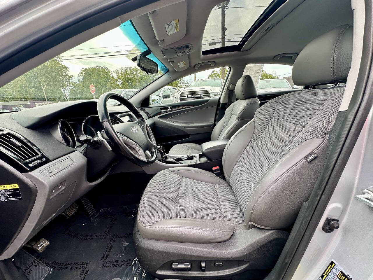 Used 2014 Hyundai Sonata SE w/ Premium Package 04 FWD image 12