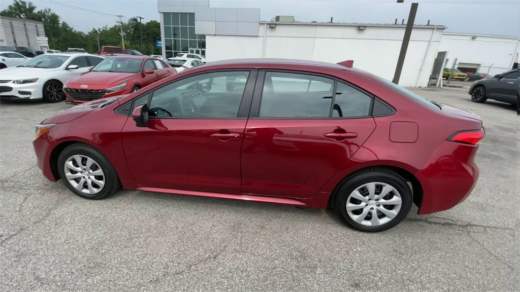 Used 2024 Toyota Corolla LE image 7