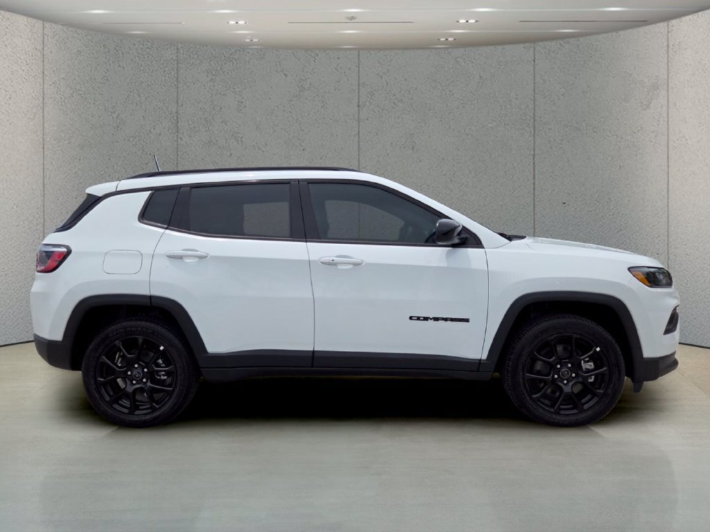 New 2026 Jeep Compass Latitude AWD/4WD image 3