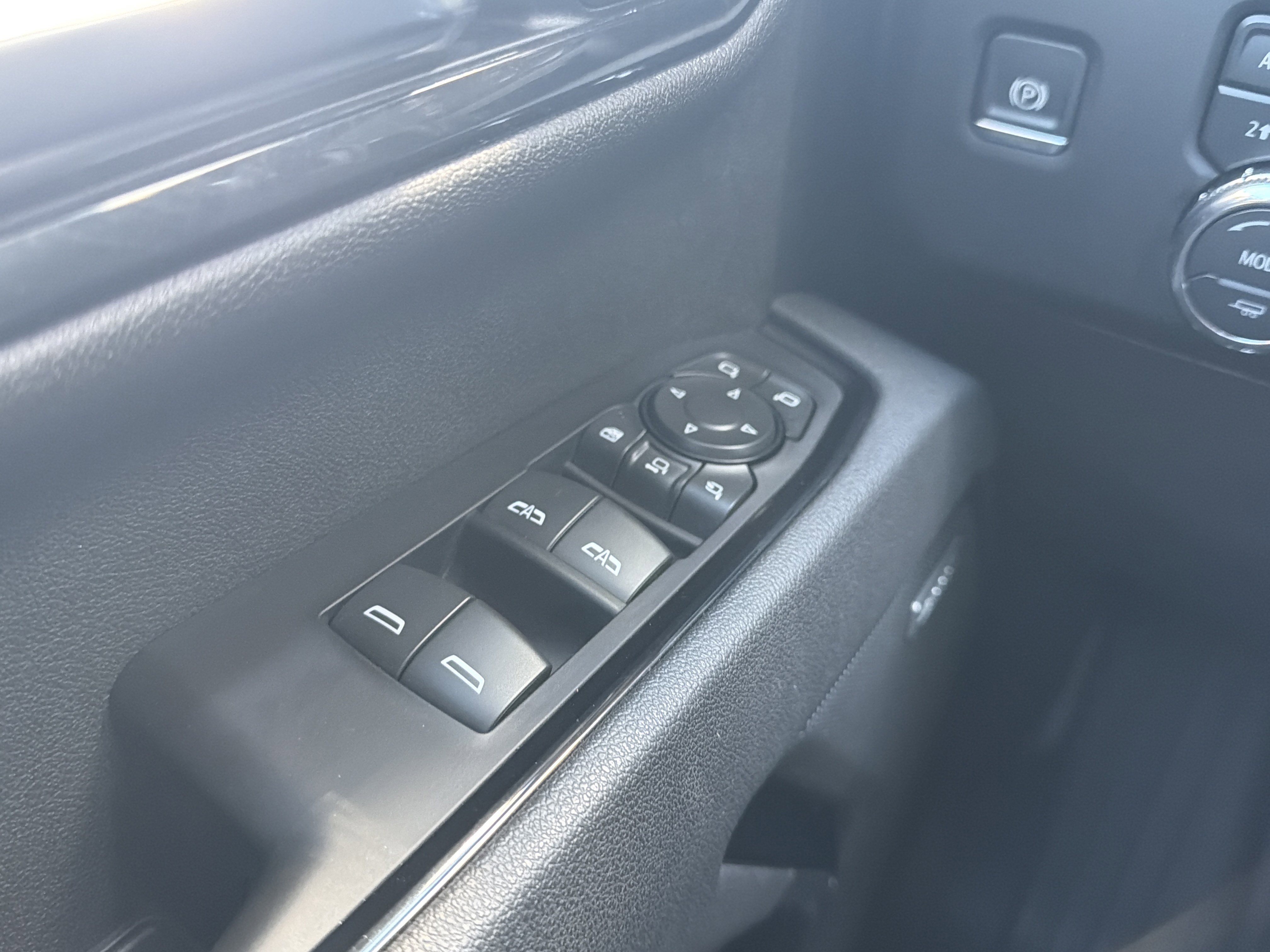 Used 2025 GMC Sierra 2500 AT4 w/ AT4 Premium Plus Package image 23