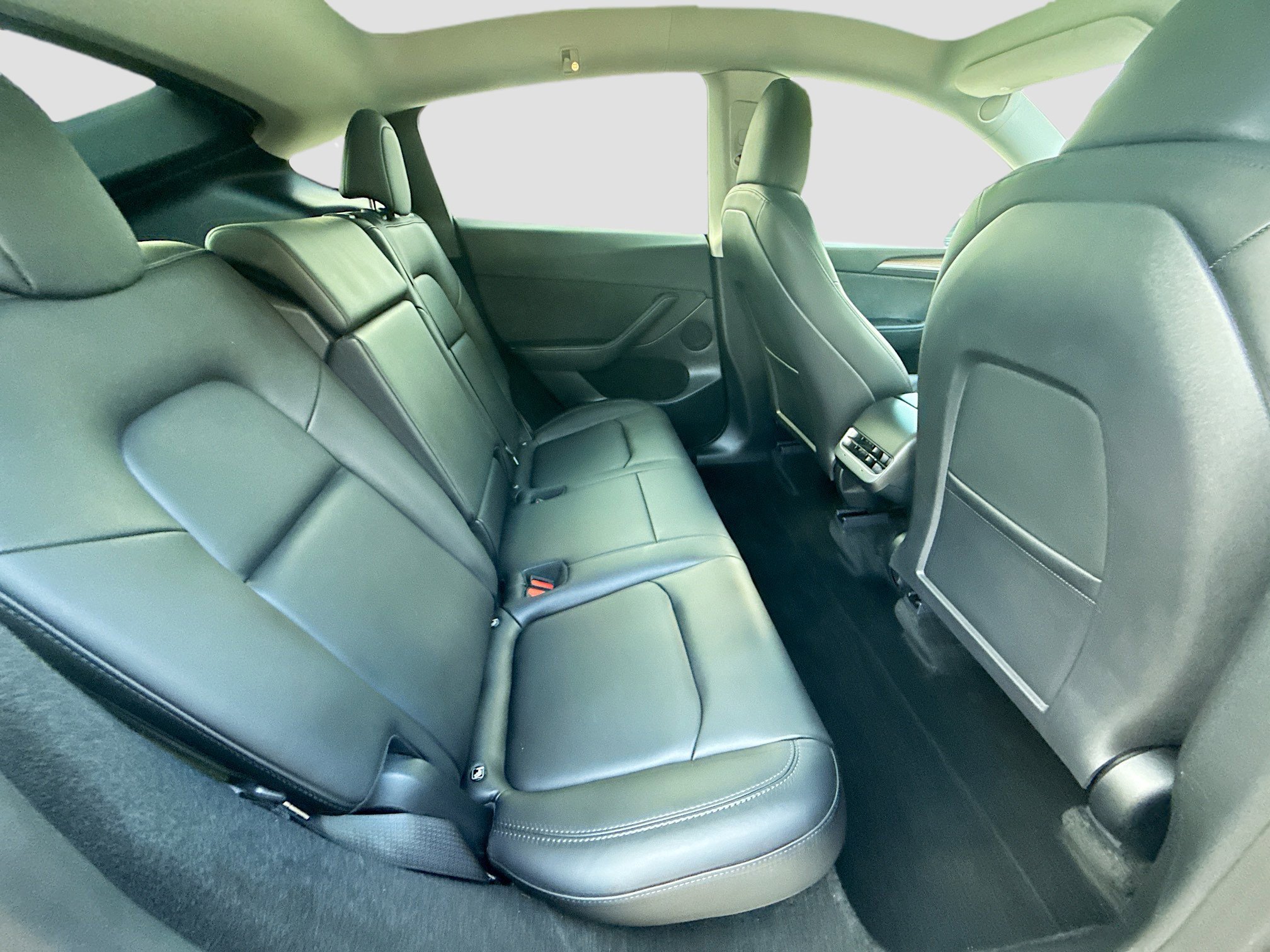 Used 2024 Tesla Model Y Long Range RWD image 27
