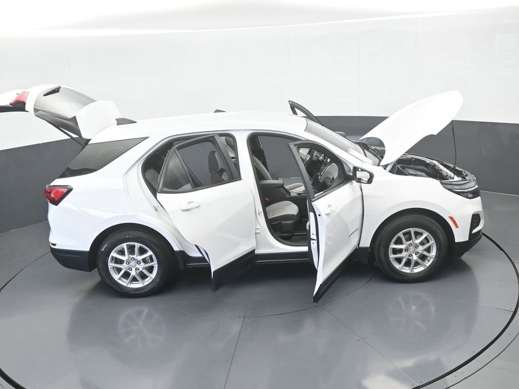 Used 2023 Chevrolet Equinox LS image 69