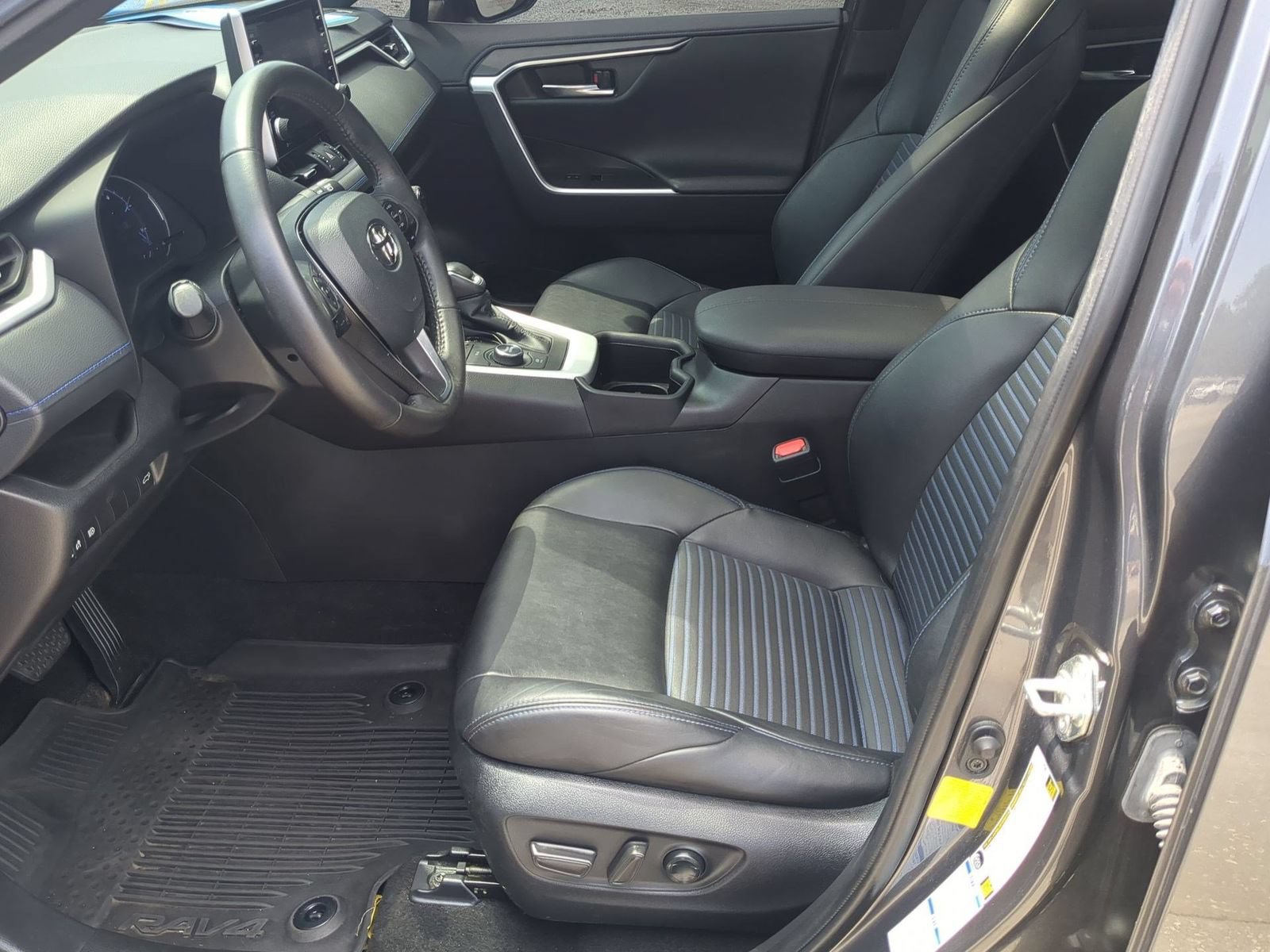 Used 2022 Toyota RAV4 XSE AWD/4WD image 19