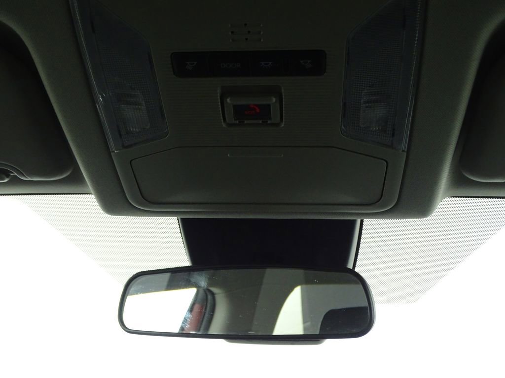 Used 2022 Toyota RAV4 LE image 24