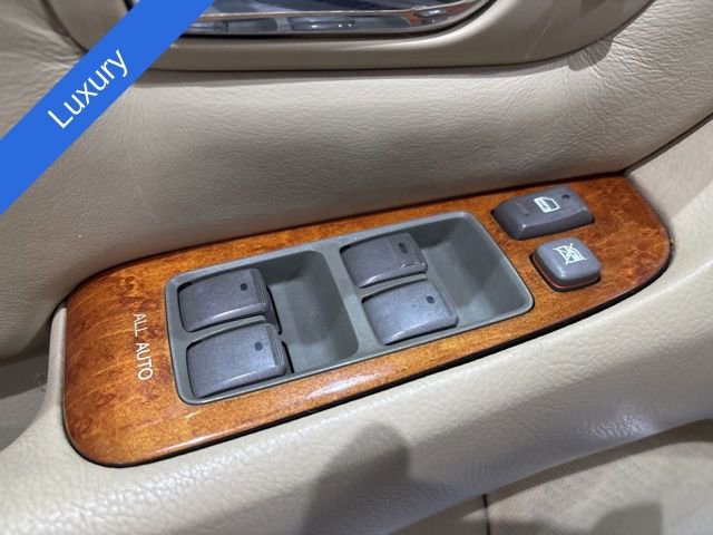 Used 2004 Lexus LS 430 RWD image 12