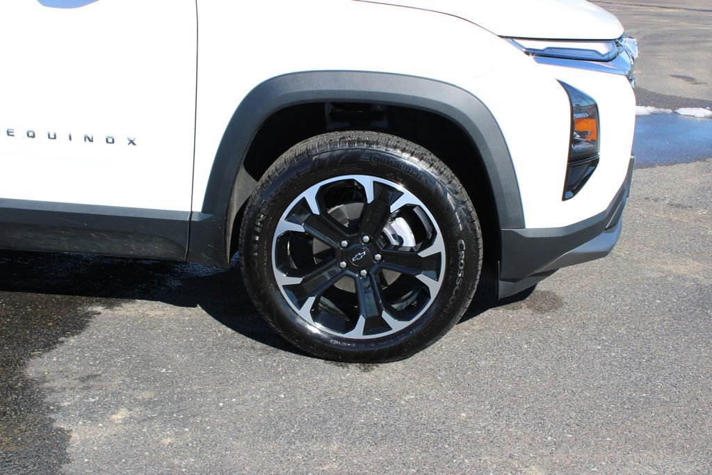 Used 2026 Chevrolet Equinox LT image 12