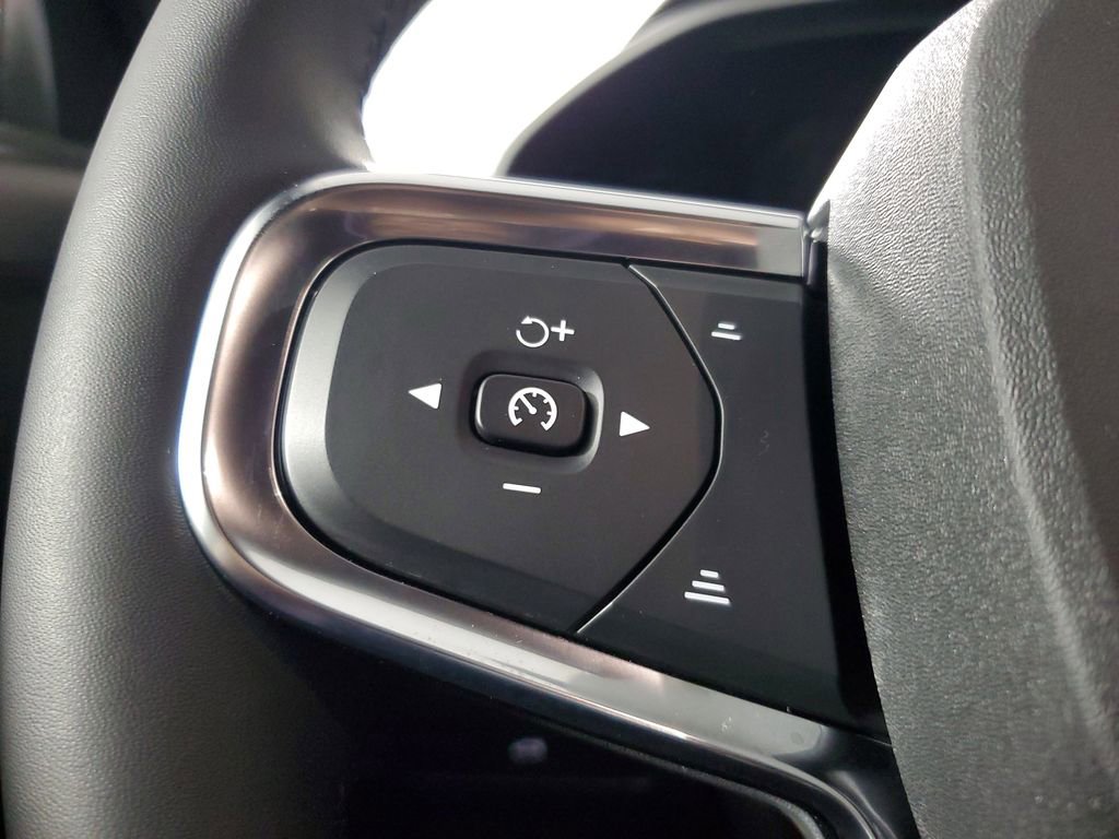 Certified 2024 Volvo XC40 Recharge Core w/ Protection Package Premier image 27