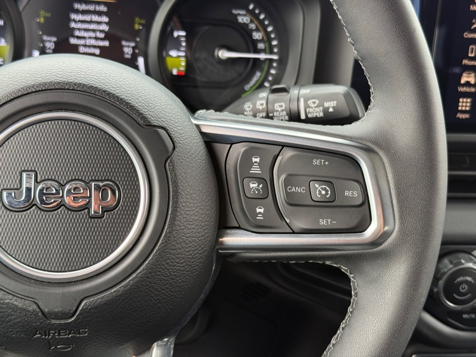 Used 2025 Jeep Wrangler Unlimited Sahara AWD/4WD image 13