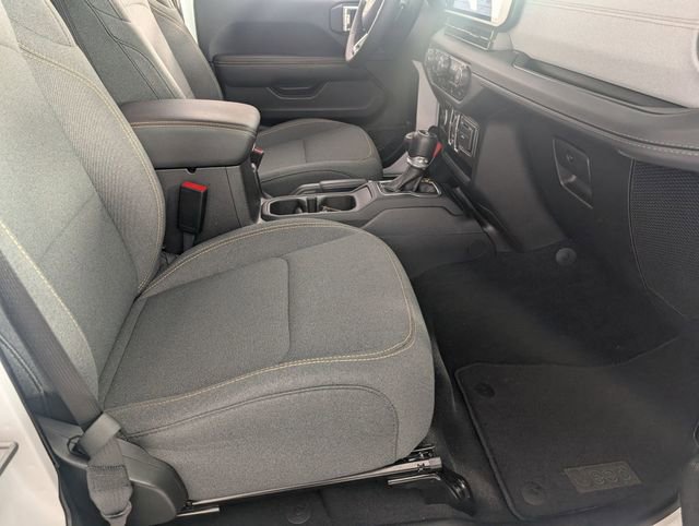 Used 2025 Jeep Wrangler Unlimited Sahara image 22