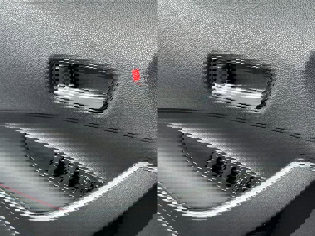 Certified 2025 Toyota Corolla SE w/ SE Premium Package image 17