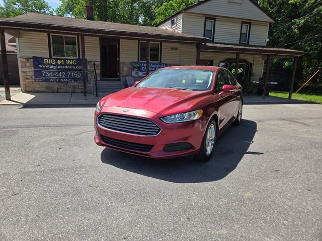 Used 2013 Ford Fusion SE FWD image 1