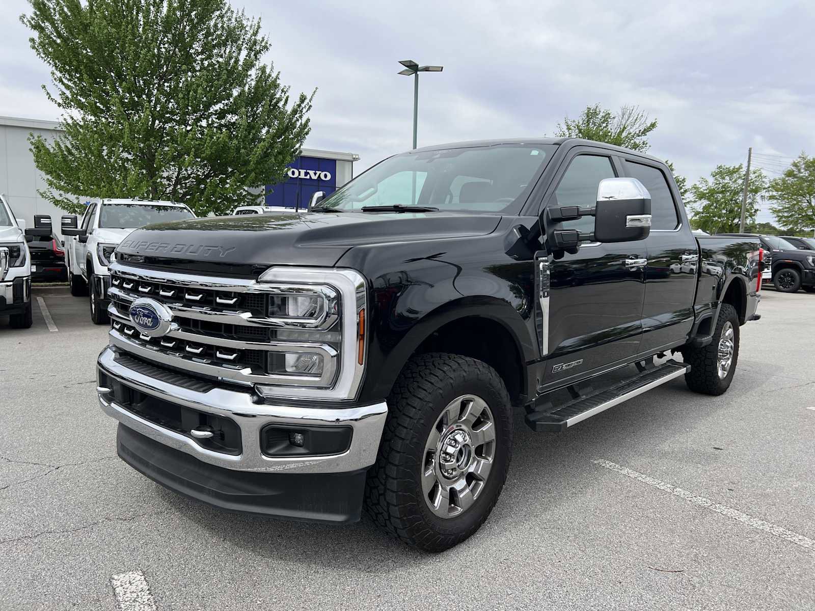 Used 2024 Ford F350 Lariat w/ Chrome Package AWD/4WD image 3