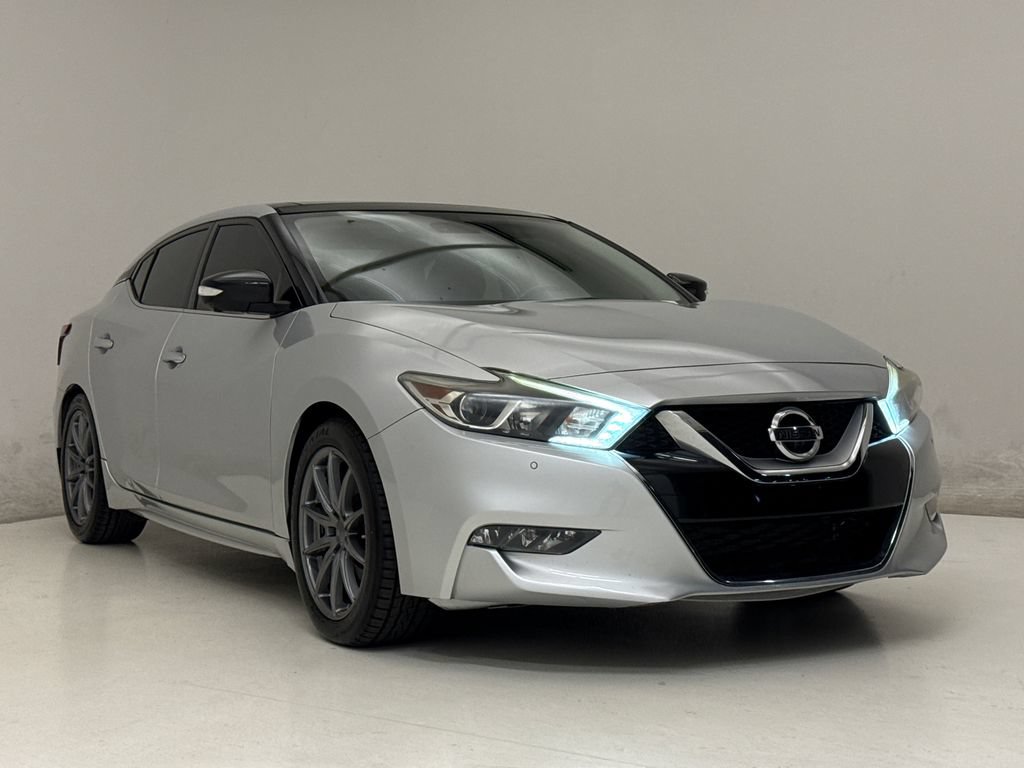 Used 2017 Nissan Maxima Platinum w/ Medallion Package FWD image 4