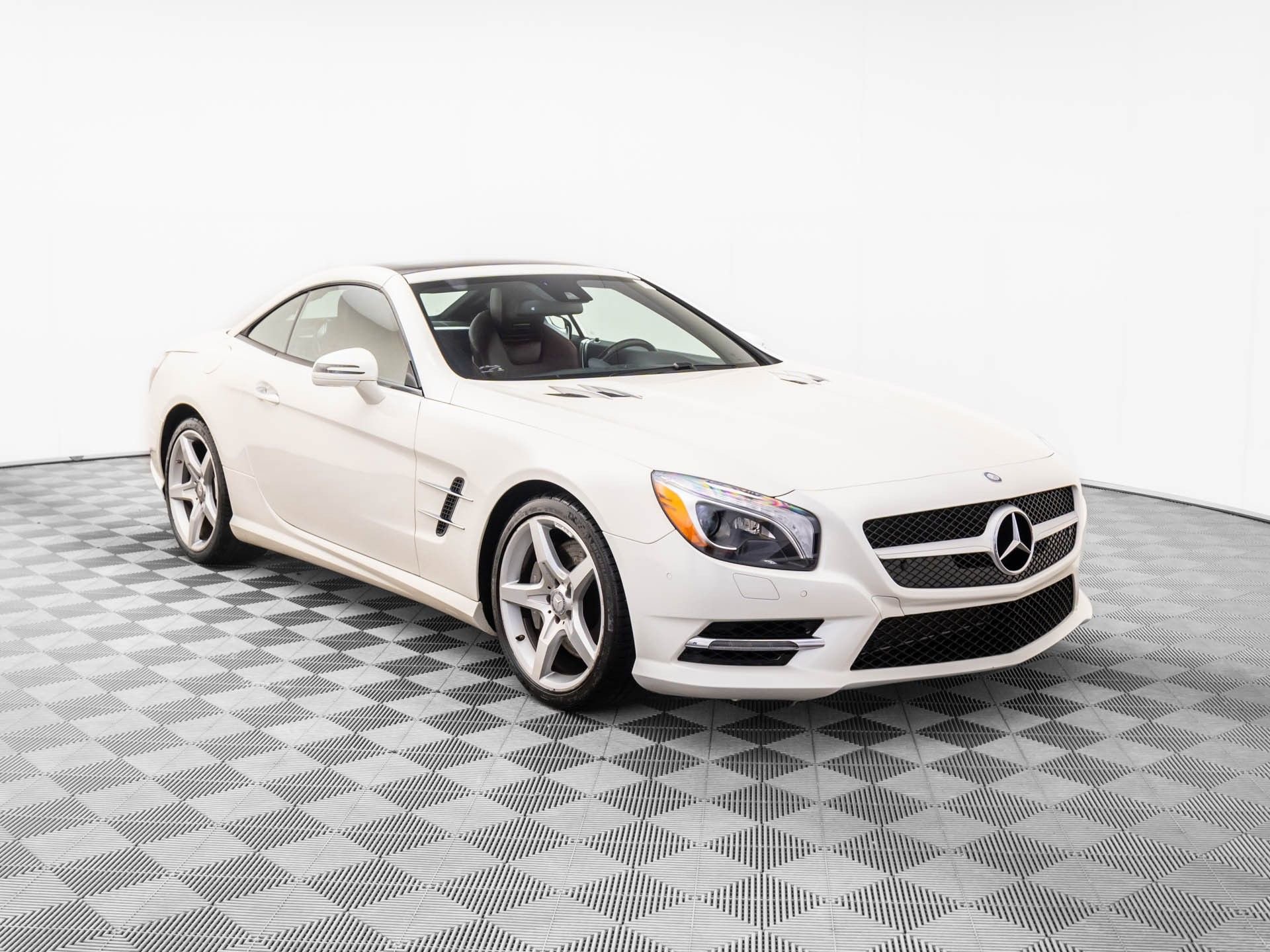 Used 2015 Mercedes-Benz SL 400 image 8