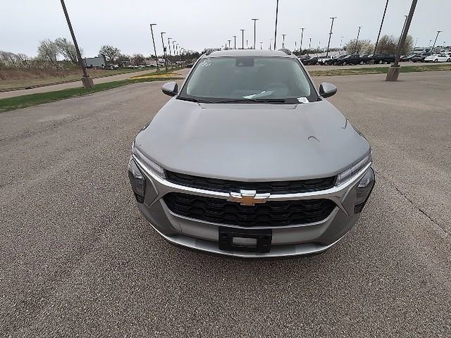 Used 2025 Chevrolet Trax LT w/ LT Convenience Package image 17