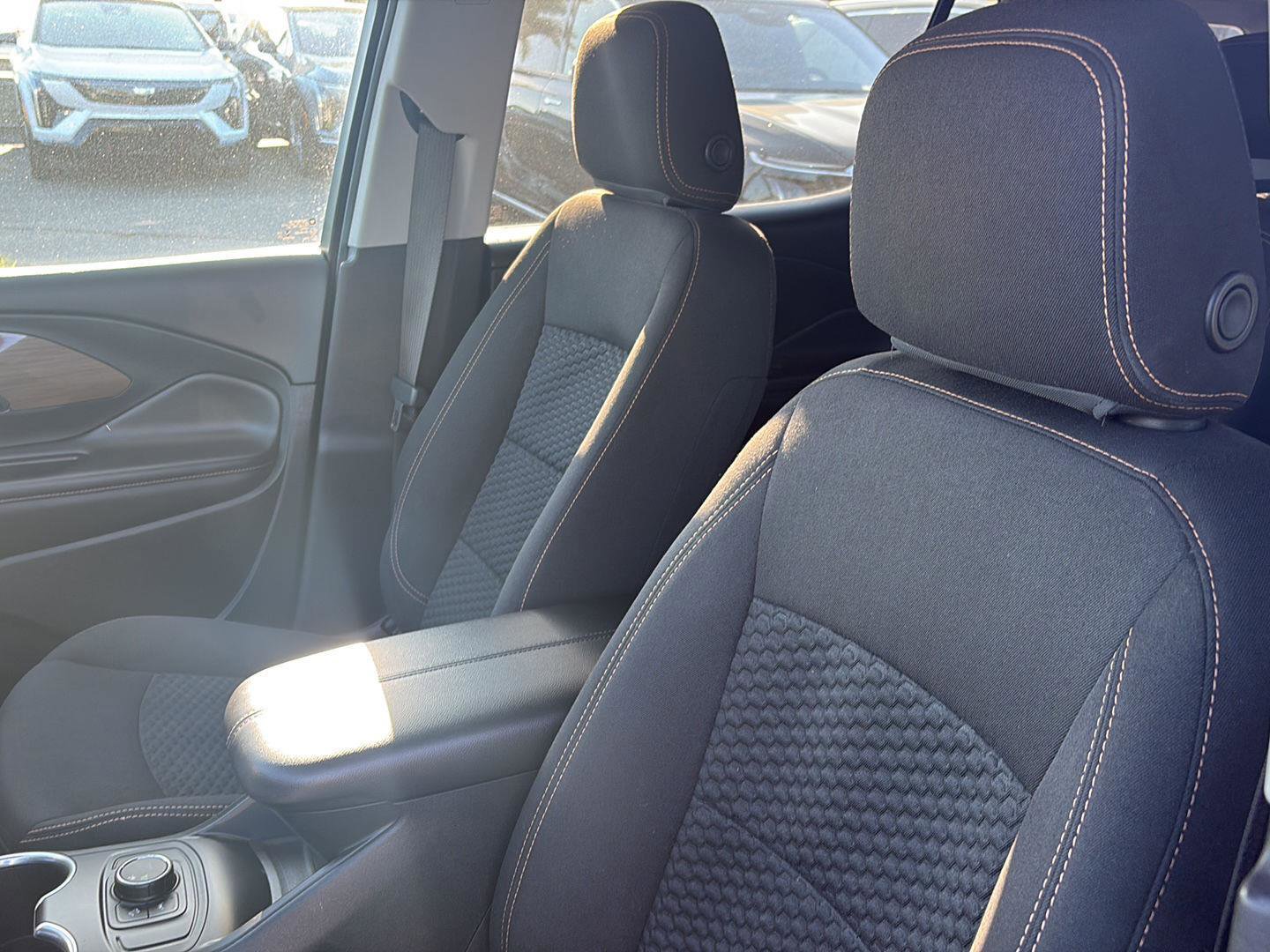 Used 2020 GMC Terrain SLE image 28