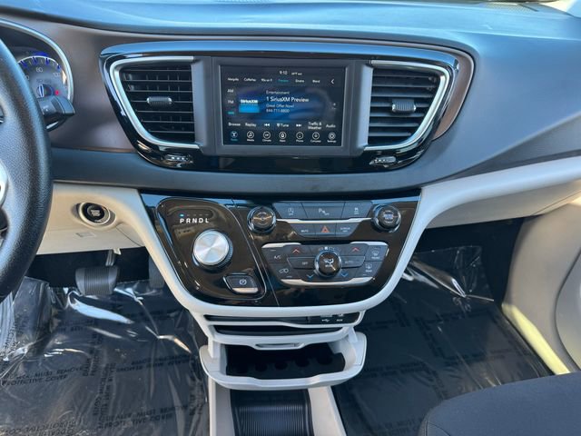 Used 2019 Chrysler Pacifica Touring Plus FWD image 27