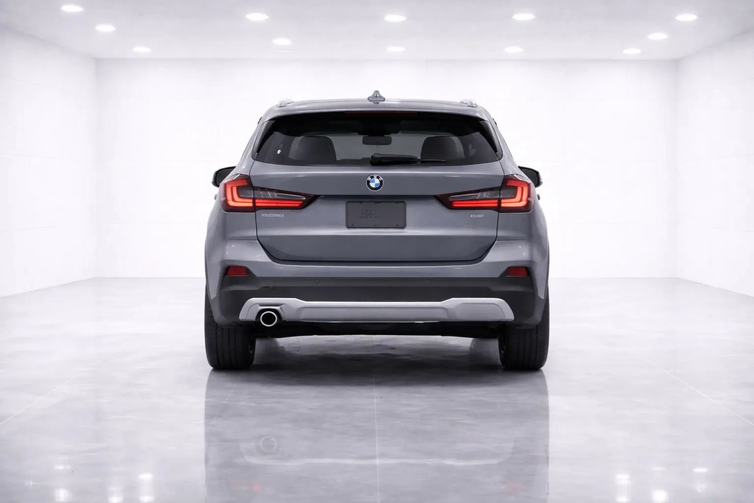 Used 2023 BMW X1 xDrive28i w/ Premium Package AWD/4WD image 4