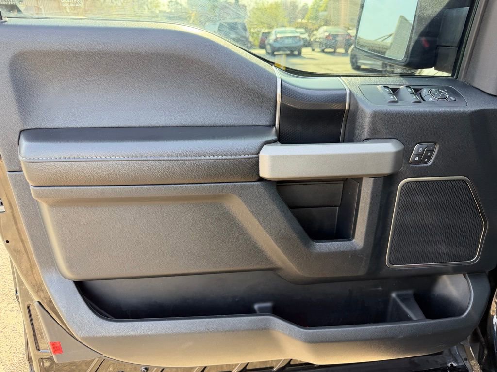 Used 2017 Ford F150 Raptor w/ Equipment Group 802A Luxury image 13