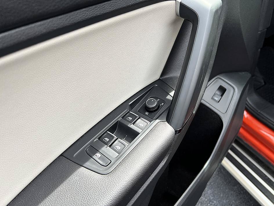 Used 2019 Volkswagen Tiguan SEL AWD/4WD image 10