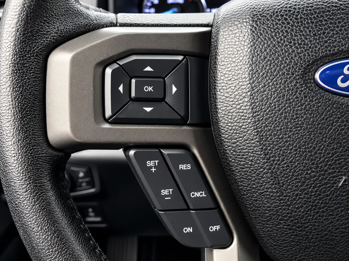 Used 2018 Ford Expedition Max XLT w/ Equipment Group 202A AWD/4WD image 19