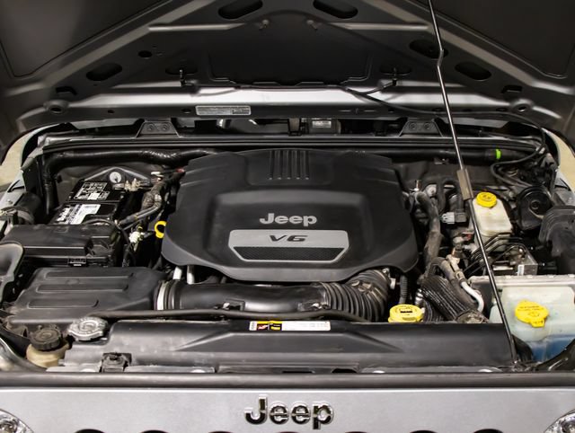 Used 2014 Jeep Wrangler Unlimited Sport w/ Quick Order Package 23S AWD/4WD image 4