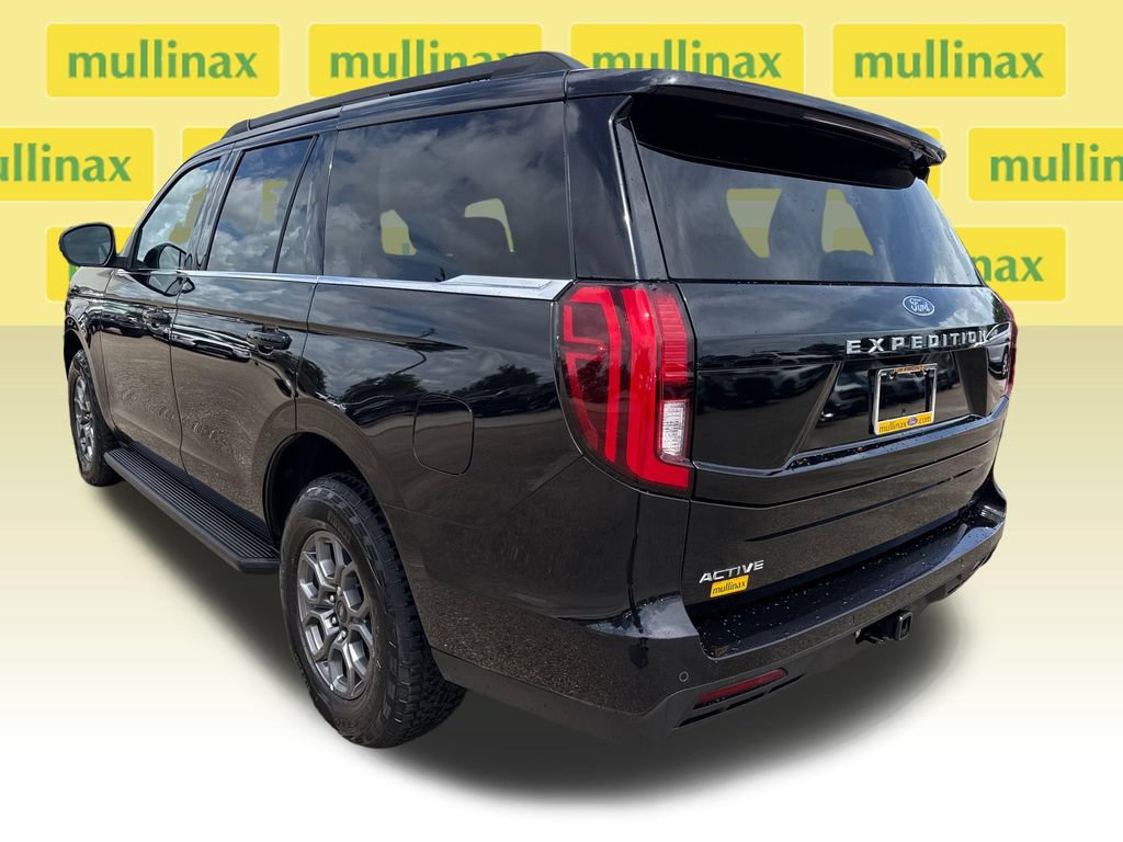 Used 2025 Ford Expedition Active RWD image 9
