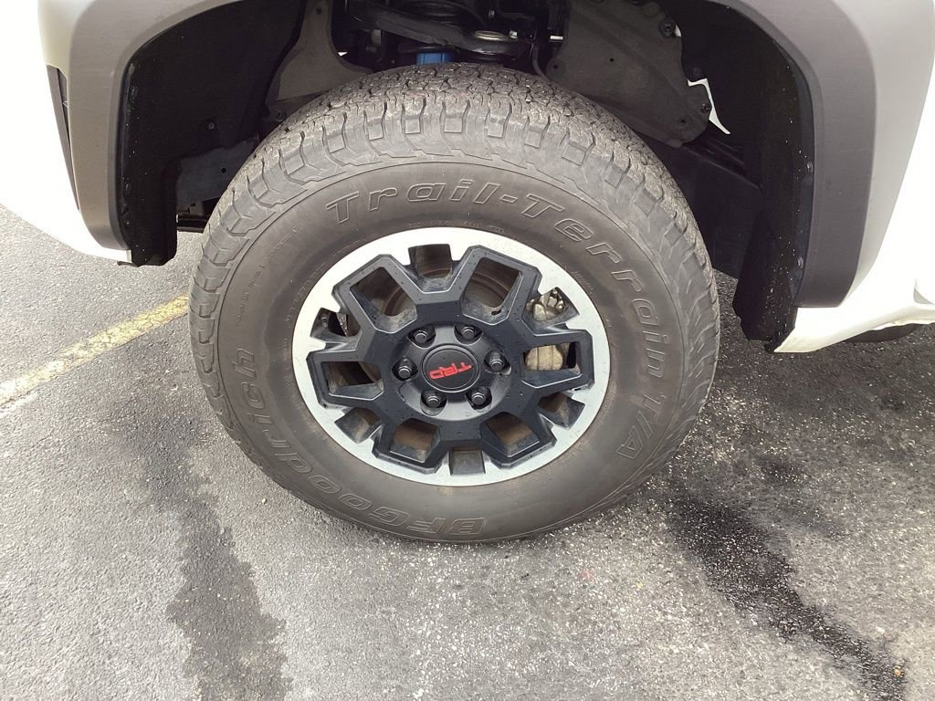 Used 2024 Toyota Tacoma TRD Off-Road AWD/4WD image 33