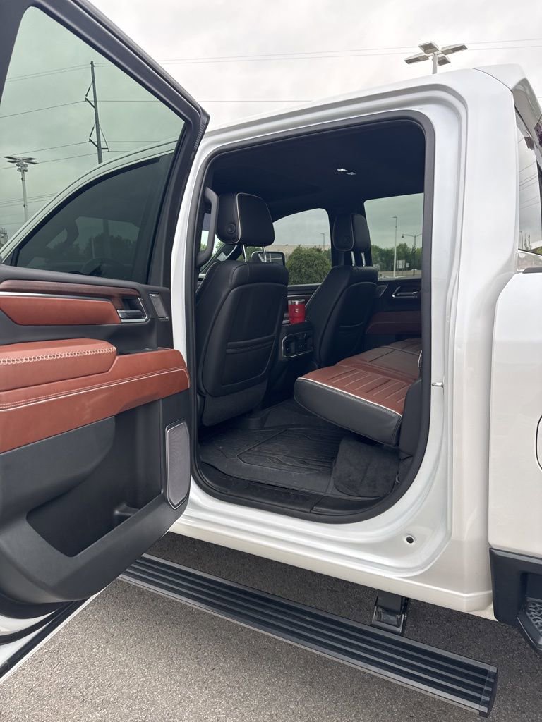 Used 2024 GMC Sierra 2500 Denali Ultimate w/ Max Trailering Package image 6