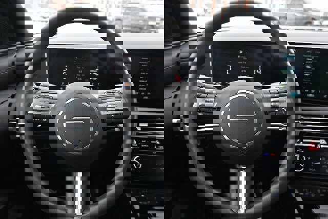 Used 2025 Hyundai Santa Cruz SEL image 44