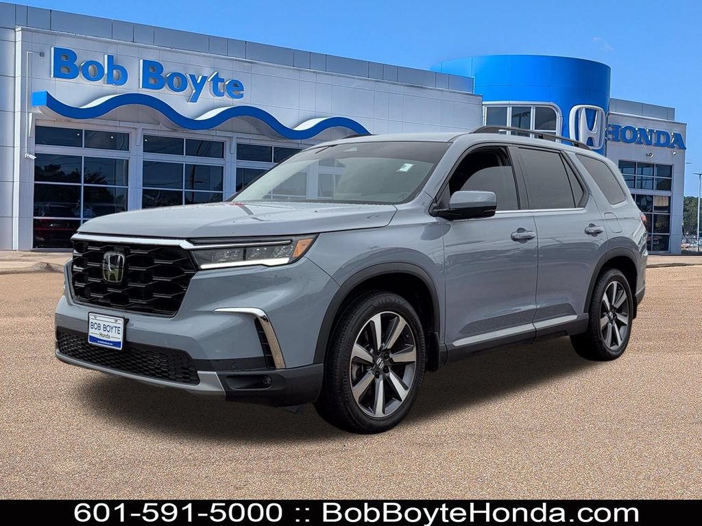 Certified 2025 Honda Pilot Touring image 1