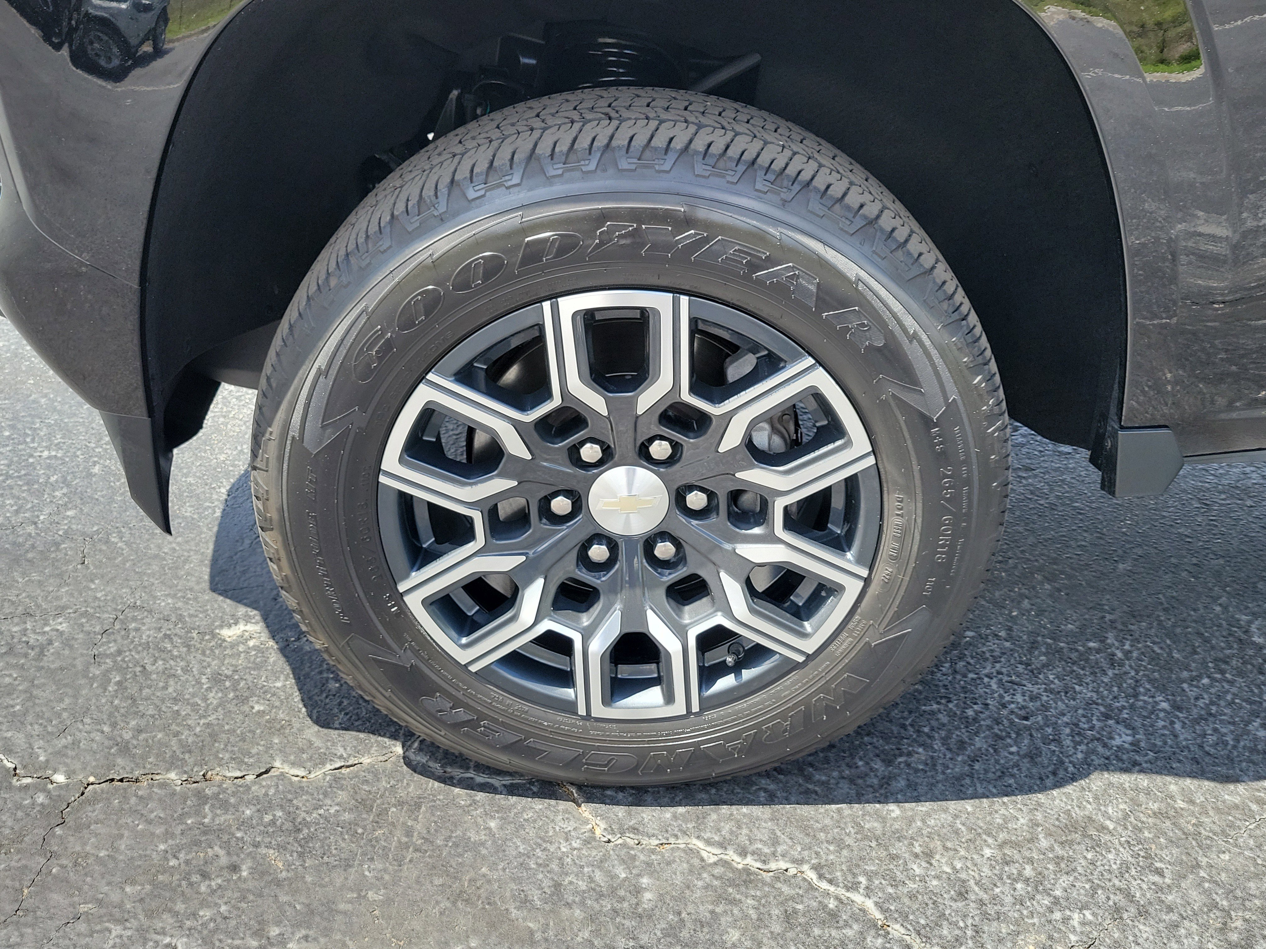 Used 2023 Chevrolet Colorado LT w/ LT Convenience Package II image 5