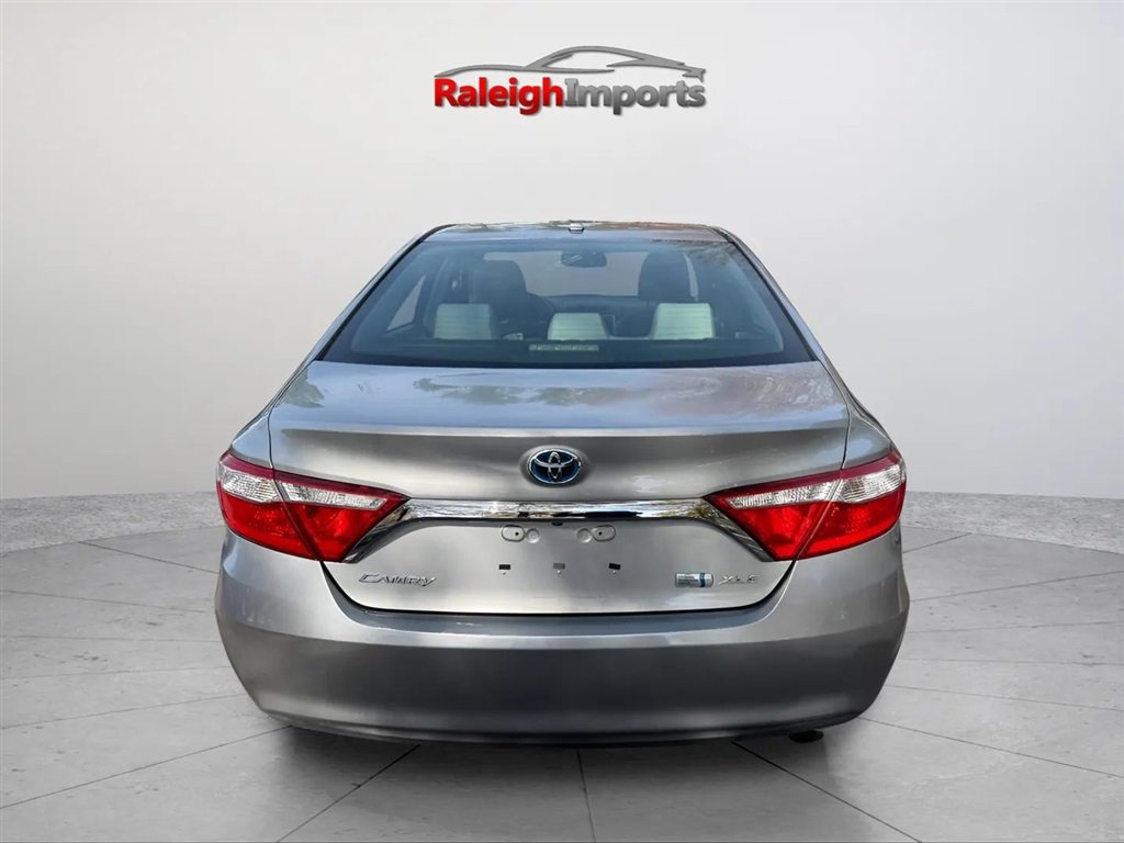 Used 2015 Toyota Camry XLE w/ Moonroof Package FWD image 8