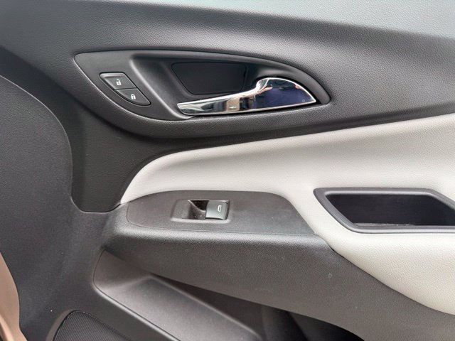 Used 2019 Chevrolet Equinox LS FWD image 16