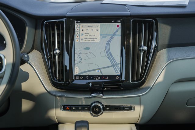 Certified 2024 Volvo XC60 B5 Plus w/ Climate Package image 22