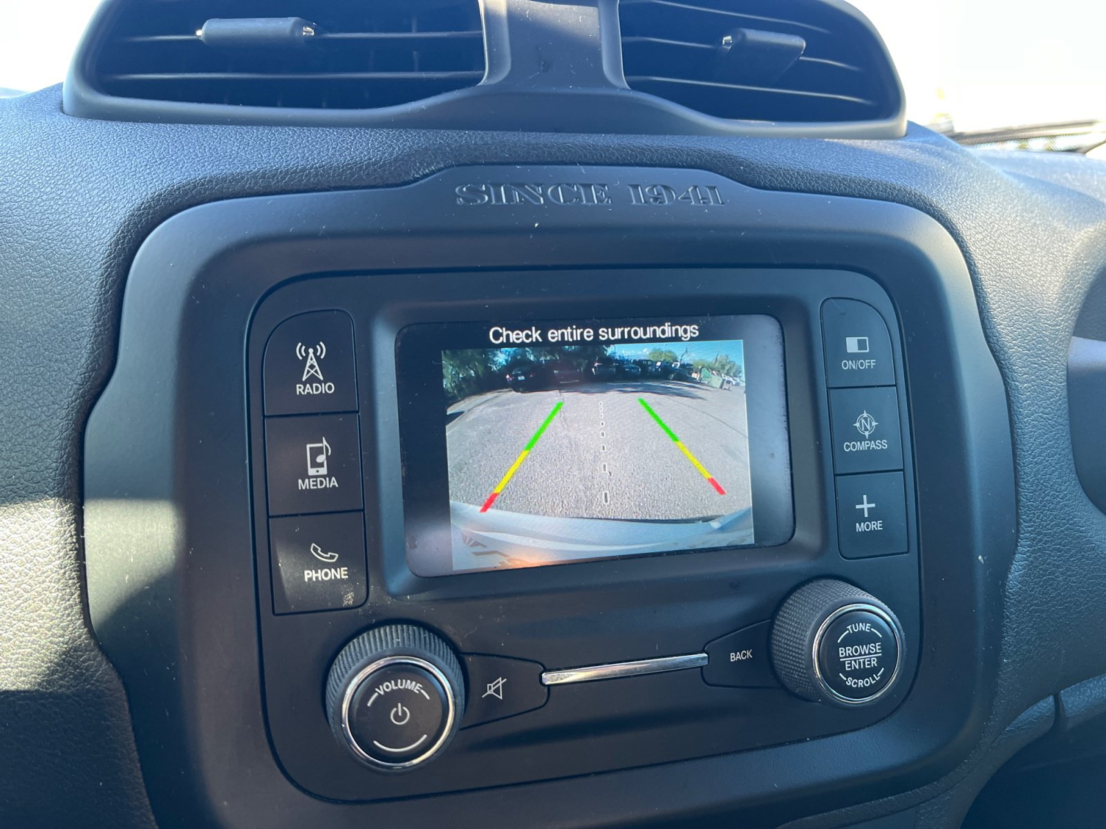 Used 2016 Jeep Renegade Latitude w/ Safety & Security Group FWD image 24