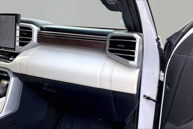 Used 2024 Toyota Sequoia Capstone RWD image 19