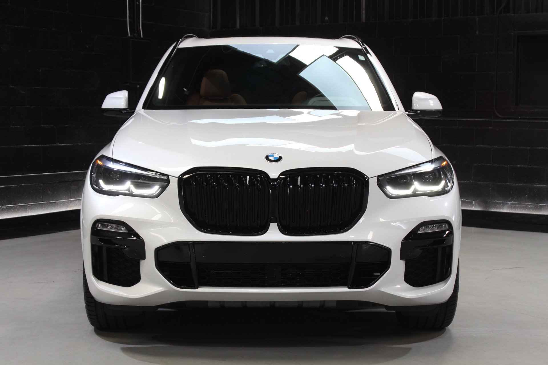 Used 2021 BMW X5 xDrive40i w/ M Sport Package AWD/4WD image 8