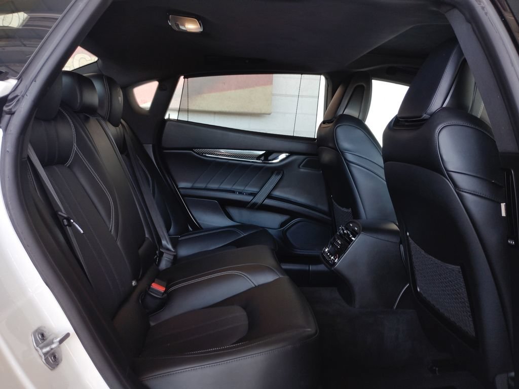 Used 2020 Maserati Quattroporte S GranSport Q4 AWD/4WD image 17
