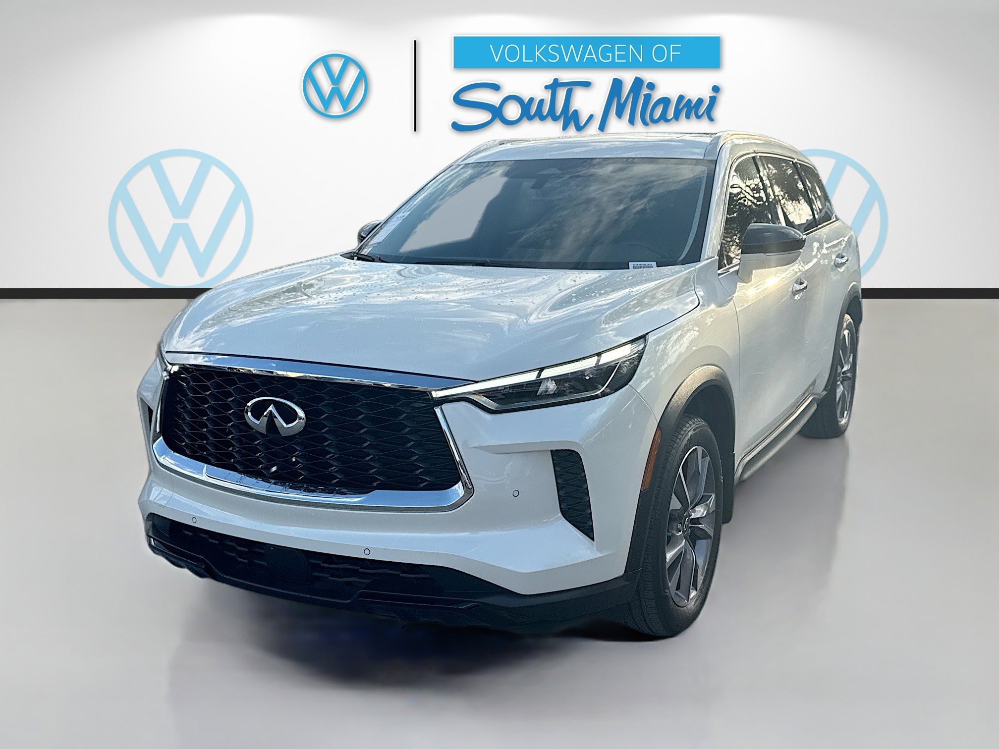 Used 2023 INFINITI QX60 Luxe w/ Cargo Package image 3