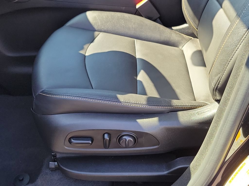 Used 2020 Chevrolet Equinox Premier FWD image 17