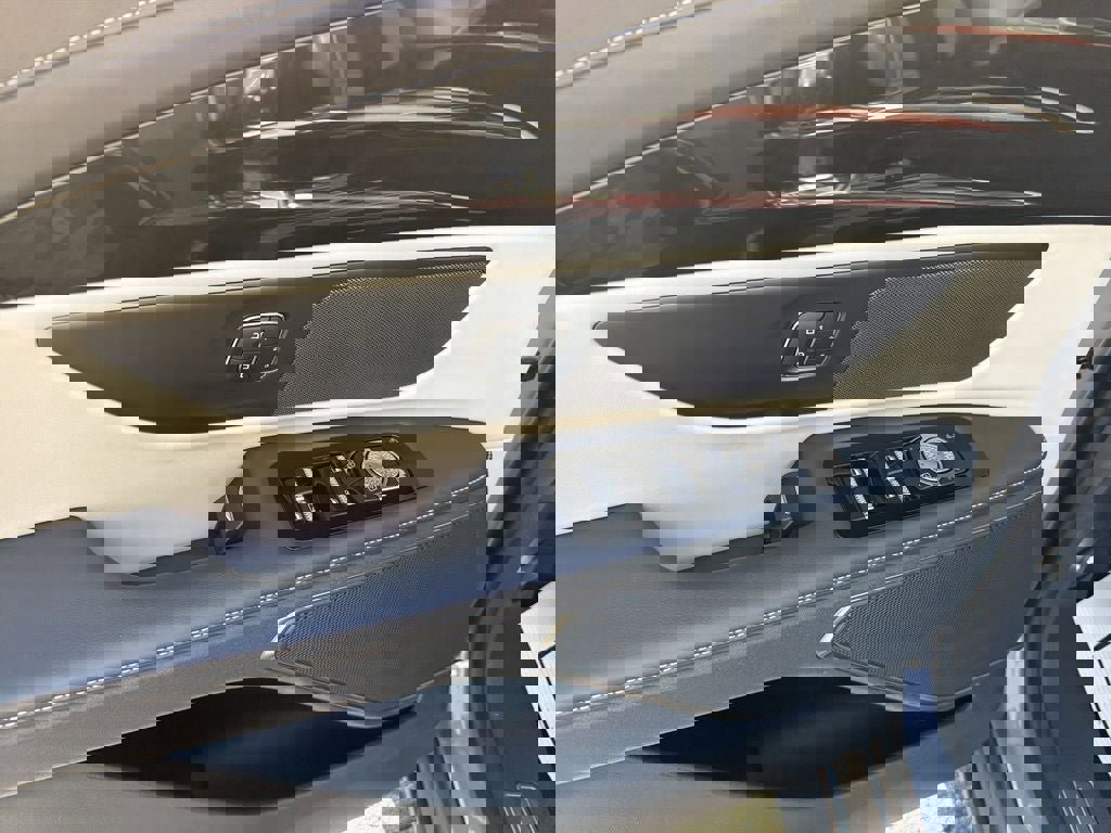 Used 2024 Lincoln Nautilus Reserve image 14