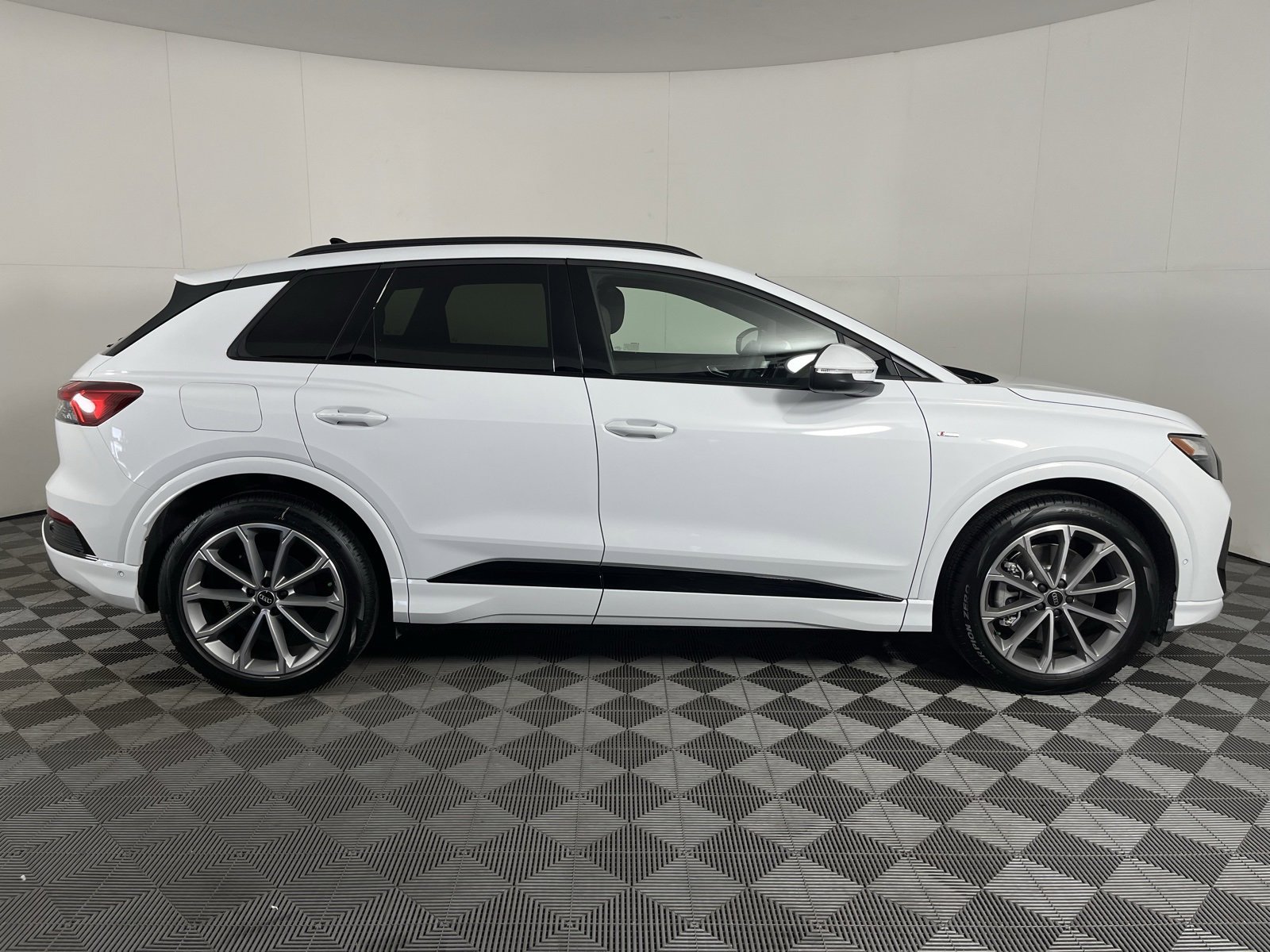 New 2026 Audi Q4 e-tron Premium Plus image 11