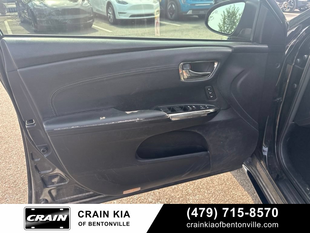 Used 2013 Toyota Avalon XLE Touring FWD image 10