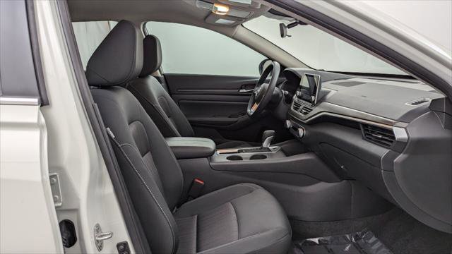 Used 2025 Nissan Altima 2.5 SV image 21