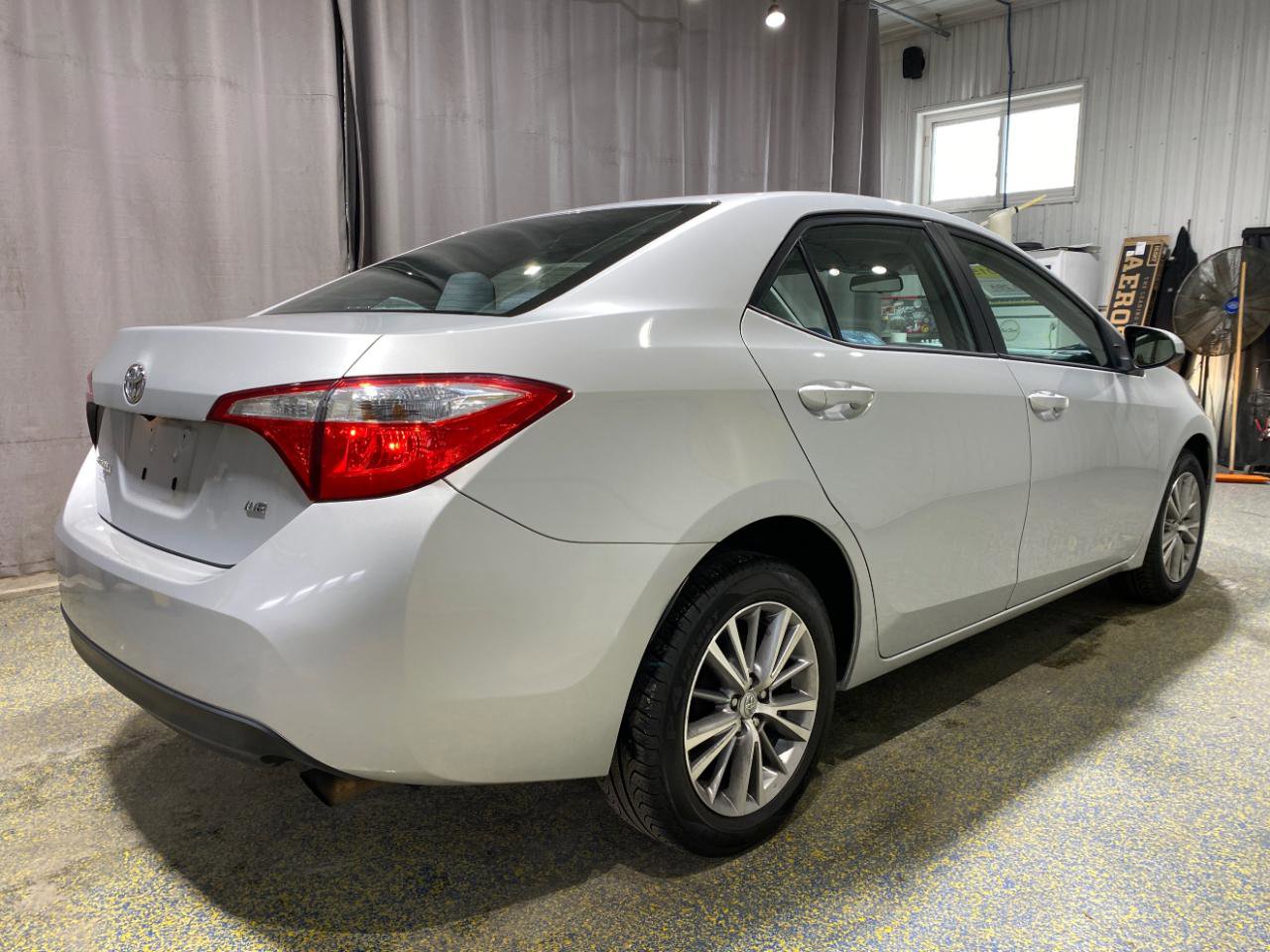 Used 2015 Toyota Corolla LE image 5