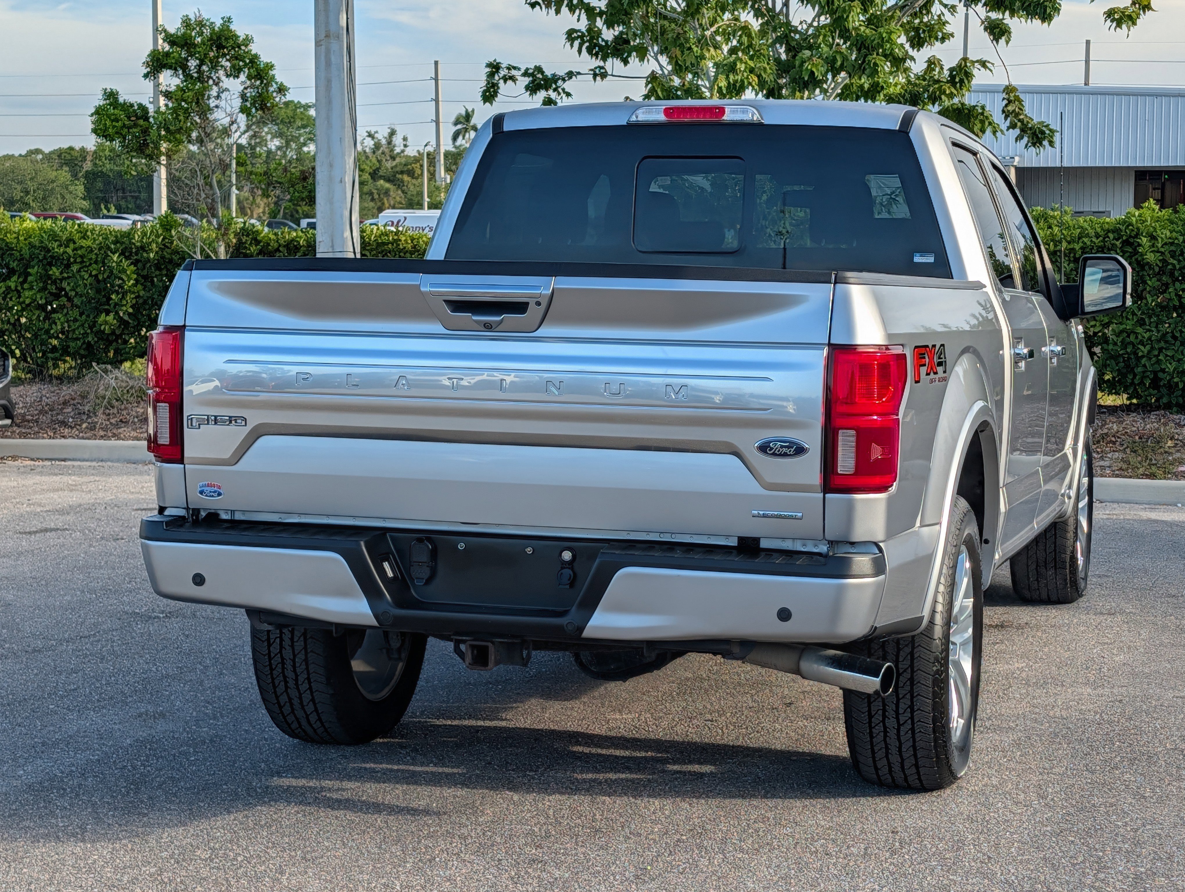 Used 2020 Ford F150 Platinum w/ Equipment Group 701A Luxury AWD/4WD image 4